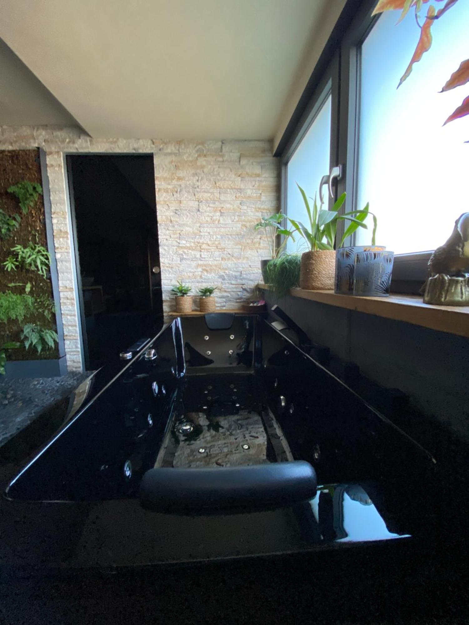 Private Wellness Suiten Mit Whirlpool Essen Extérieur photo